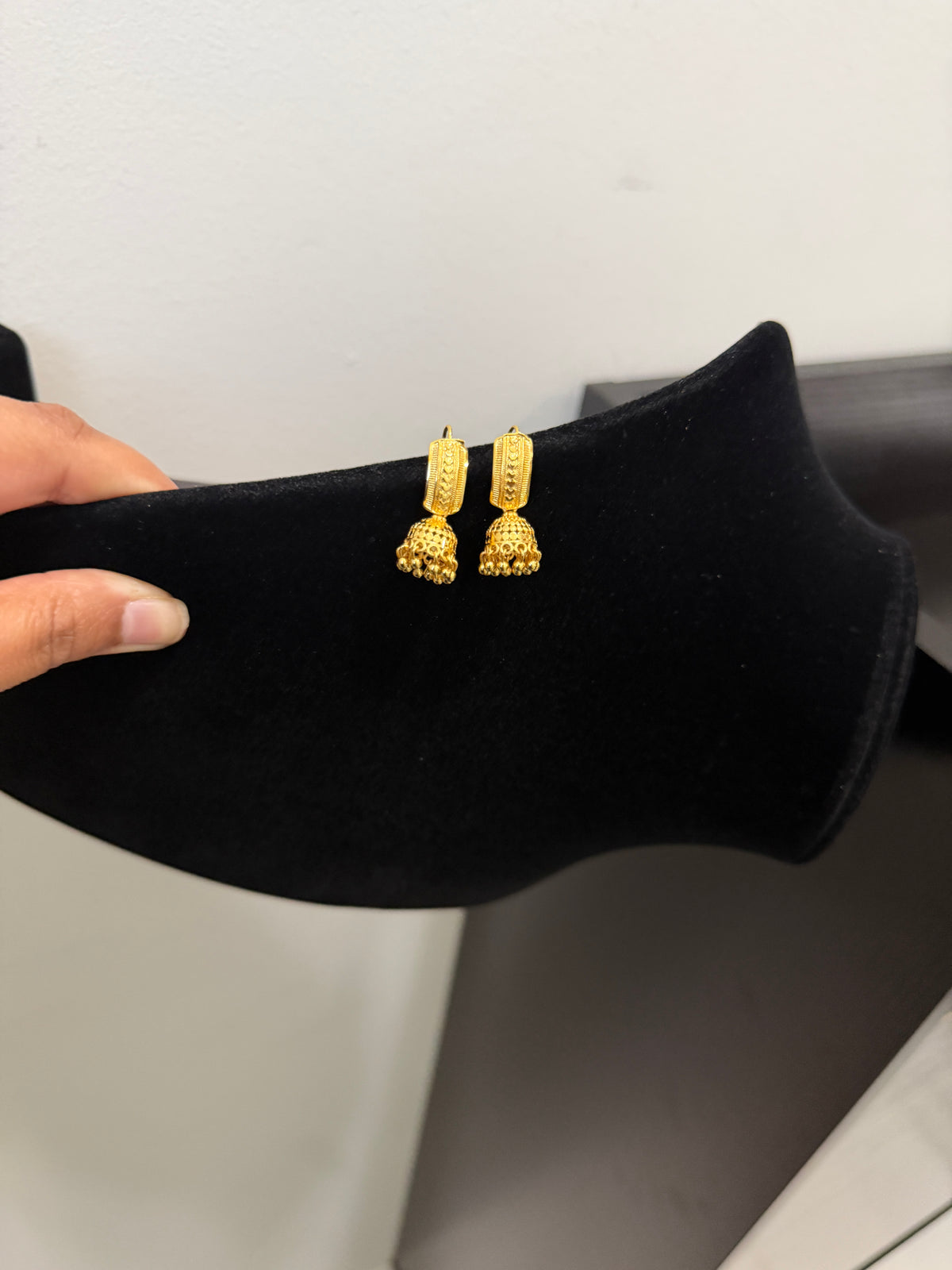 Hernoor Gold Look Earrings