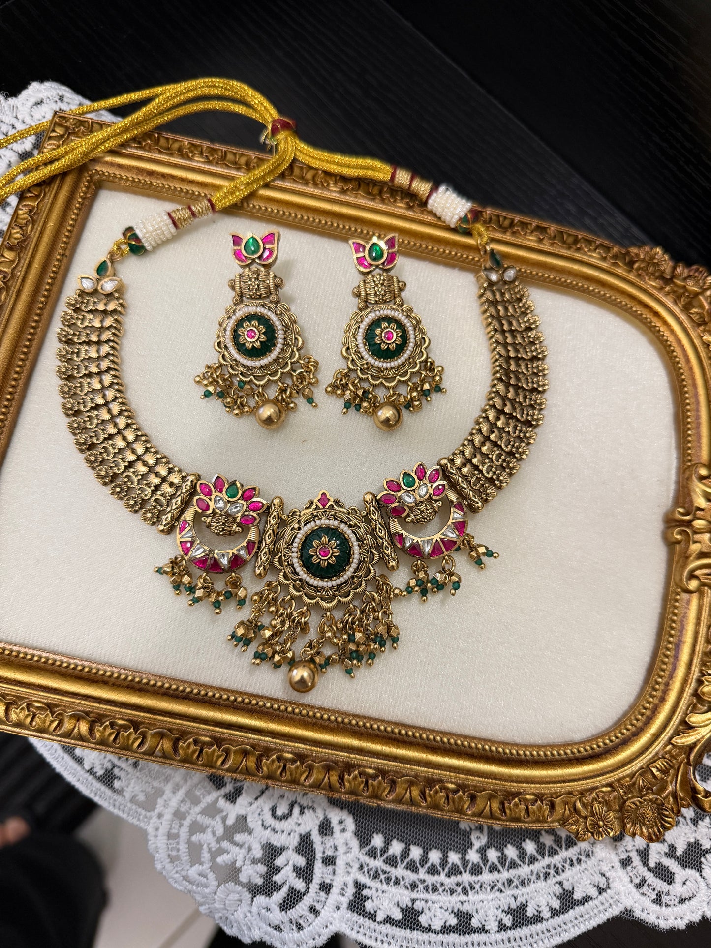 Sifat Thakkar Kundan Set