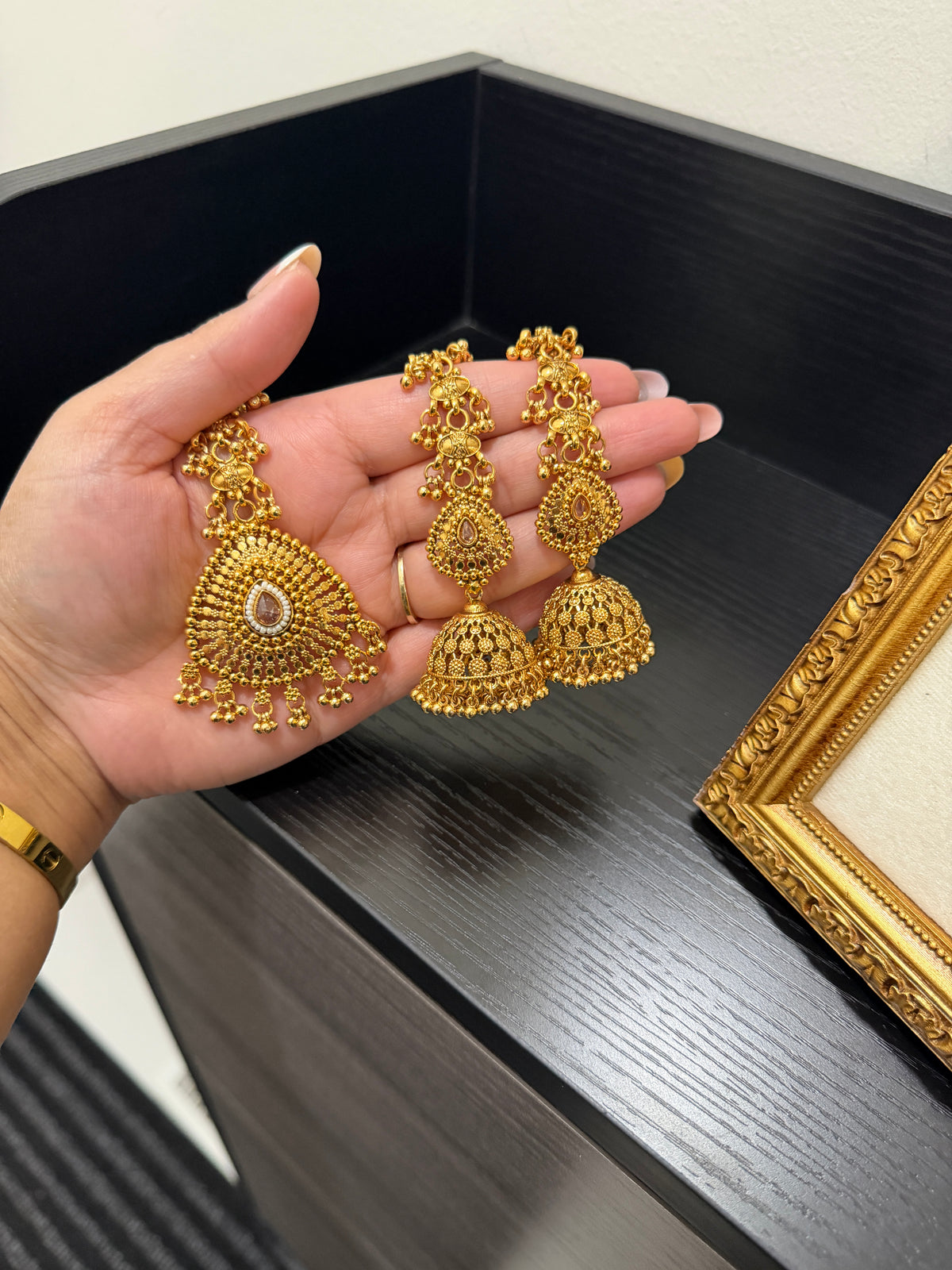 Jasreet Earrings Tikka Set