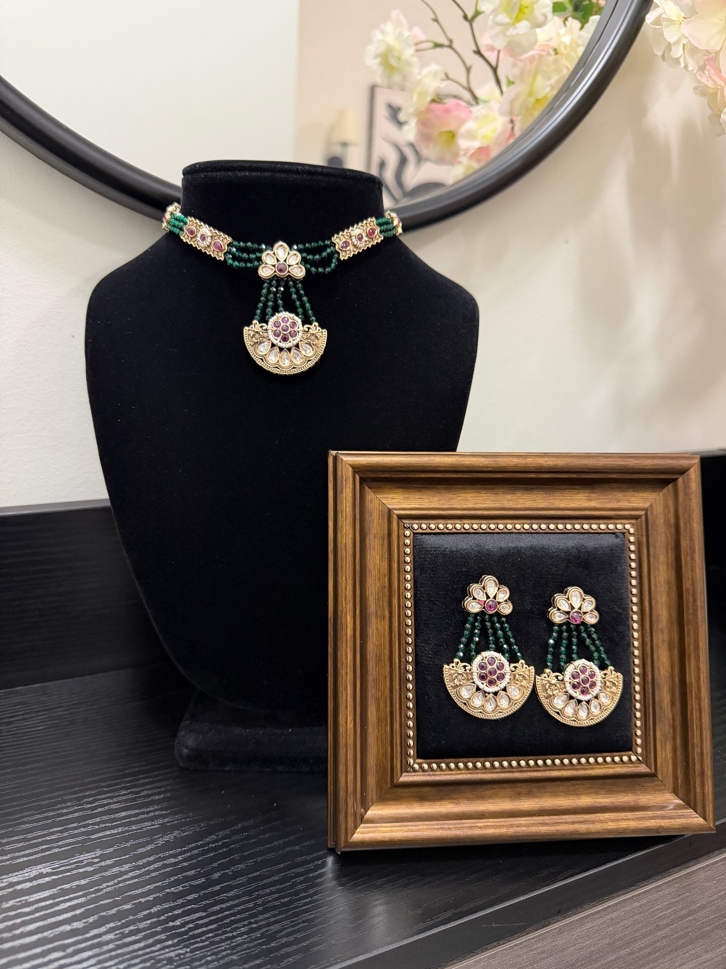 Kiara Tyaani Kundan Set