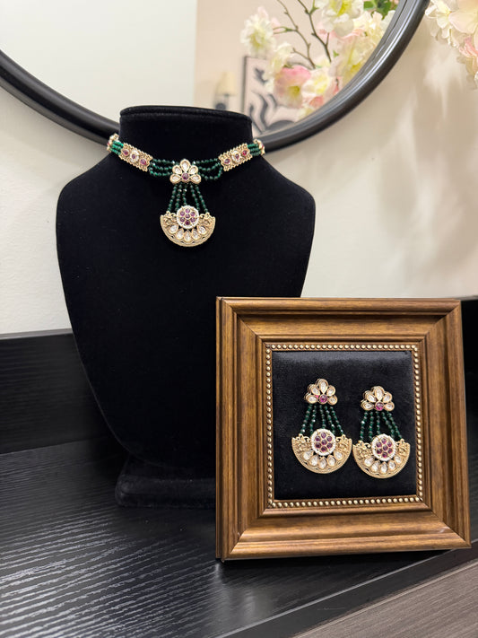 Kiara Tyaani Kundan Set