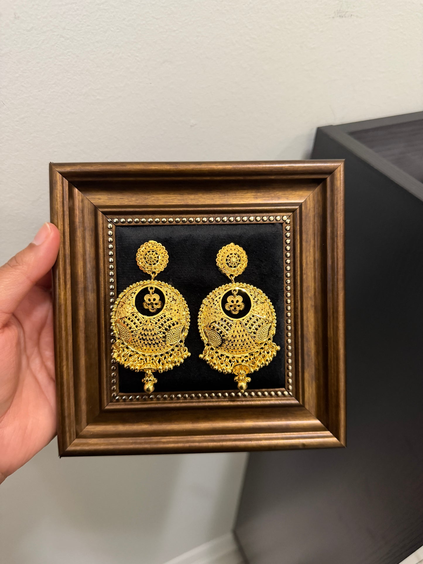 Sukhmani Gold Forming Earrings