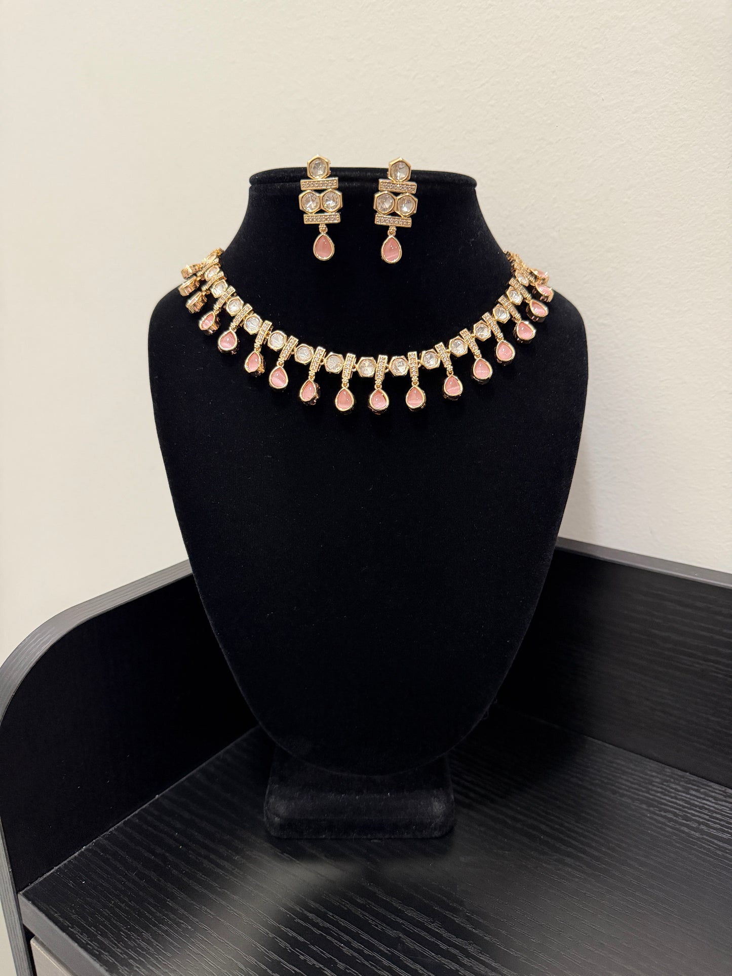 Huma Tyaani Kundan Set (Pink)