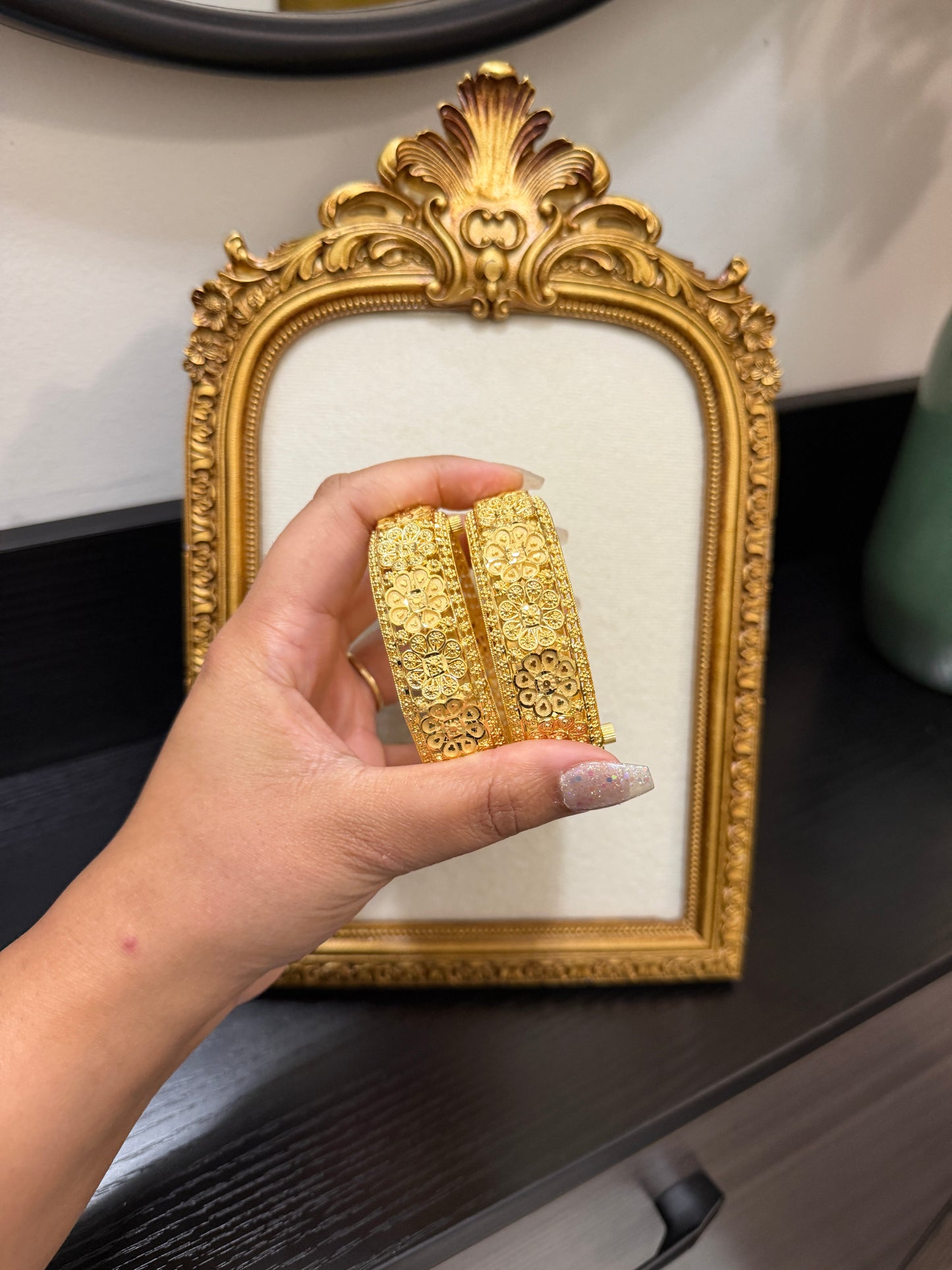 Samaira Gold Forming Kangan
