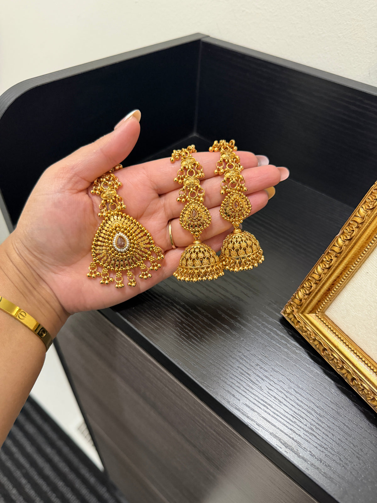 Jasreet Earrings Tikka Set