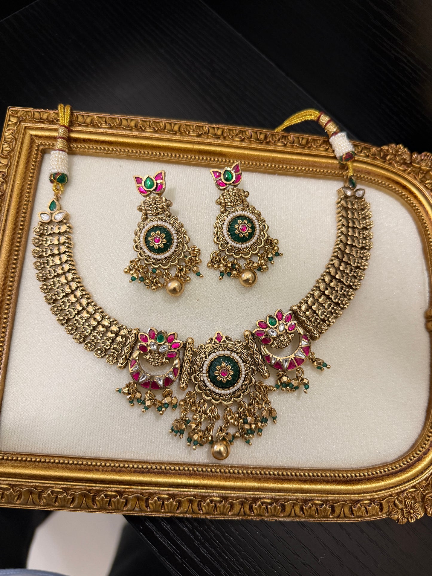 Sifat Thakkar Kundan Set