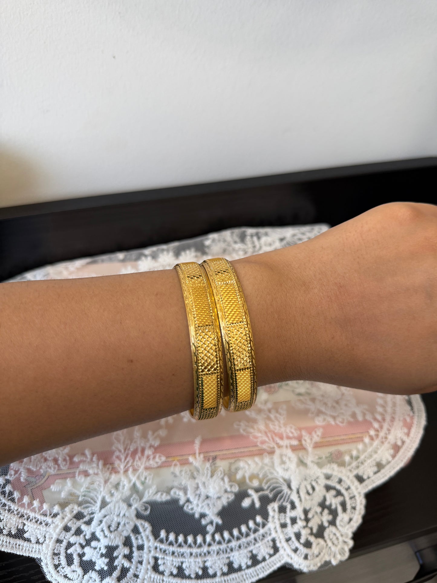 Tavnoor Dailywear Bangles (Set of 2)