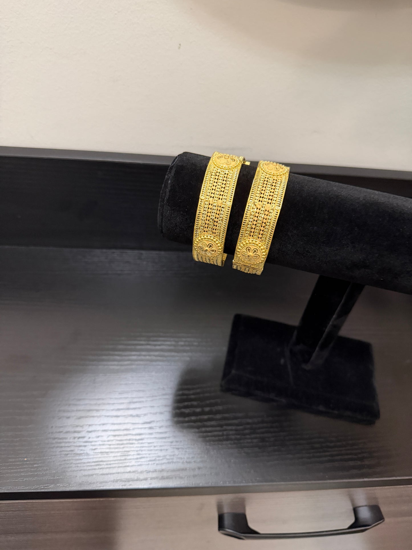 Rasmeet Gold Forming Kangan