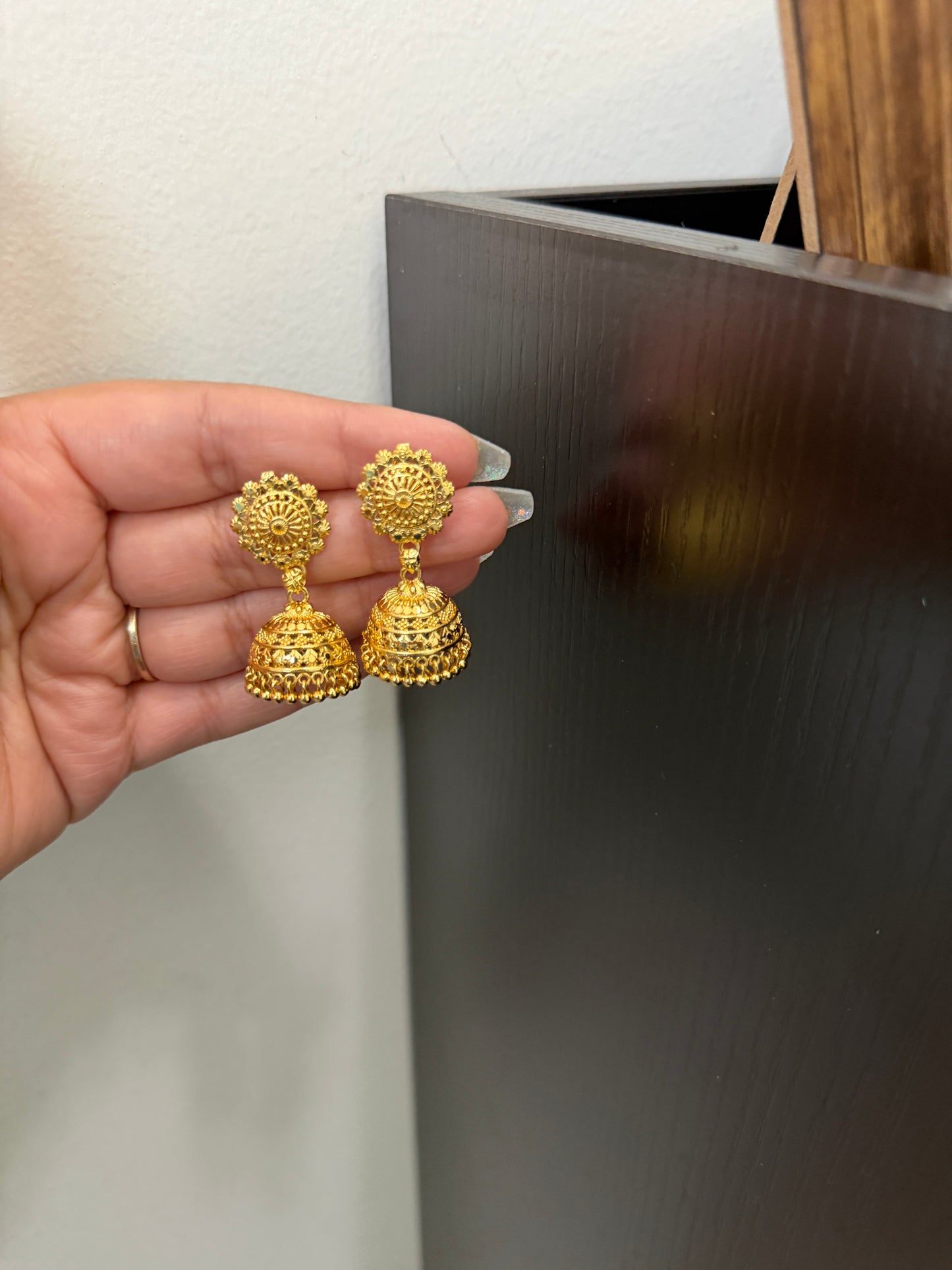 Dilpreet Gold Look Jhumki
