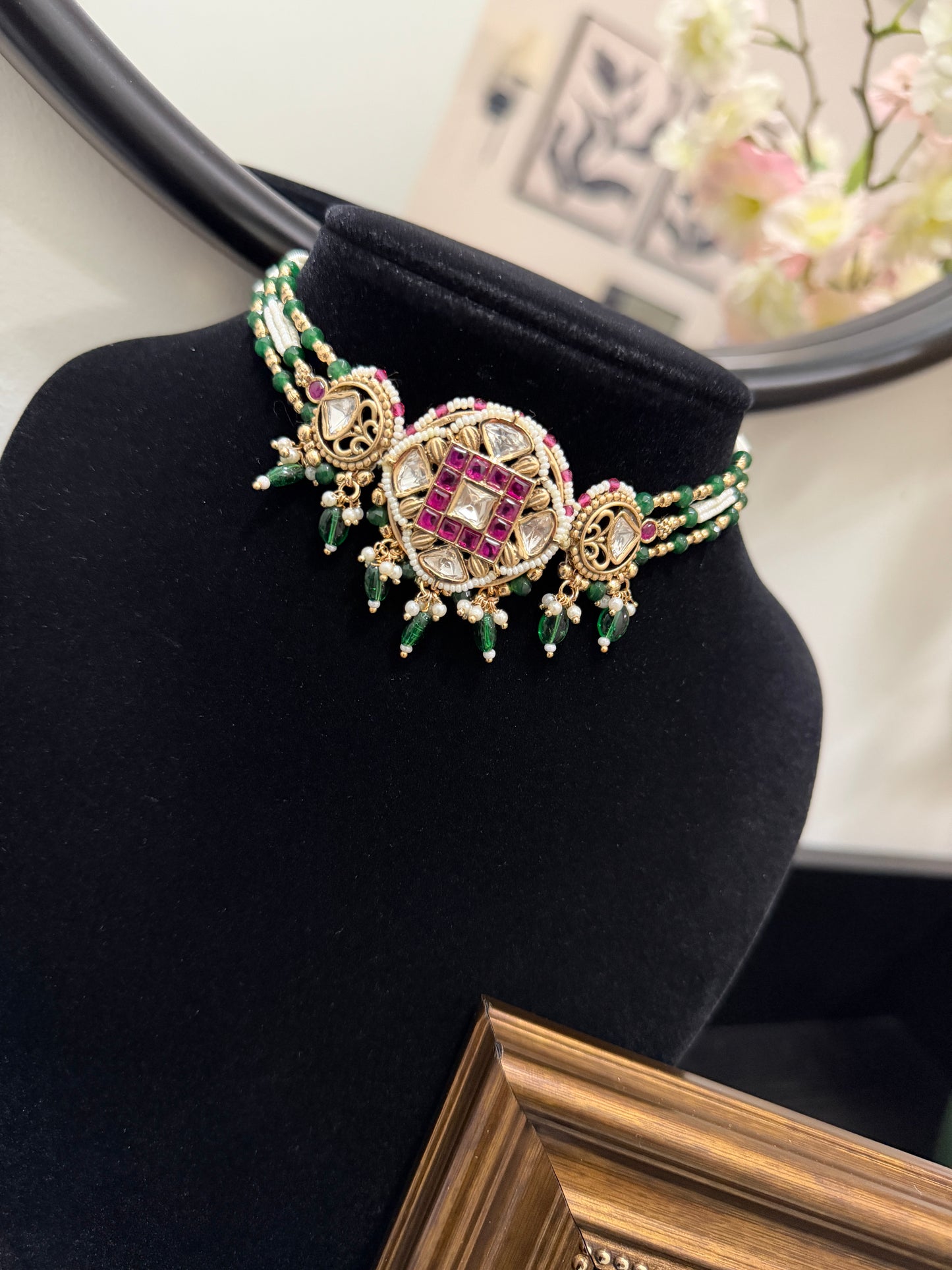 Harnoor Tyaani Kundan Set
