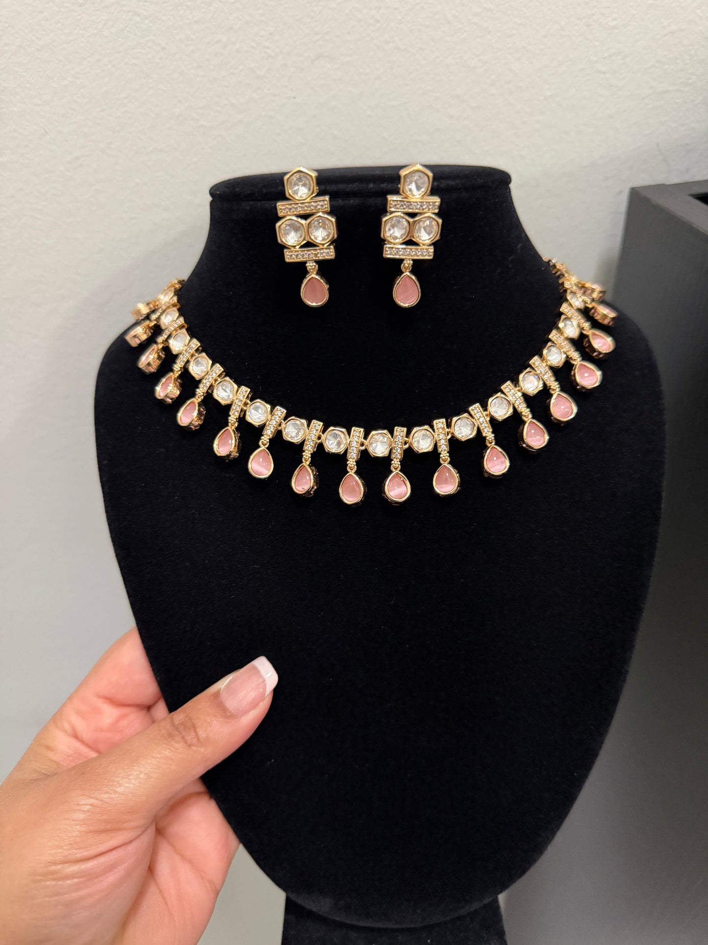 Huma Tyaani Kundan Set (Pink)