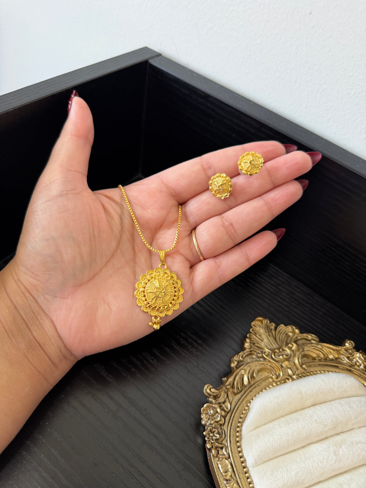 Saira Gold Plated Pendant Set