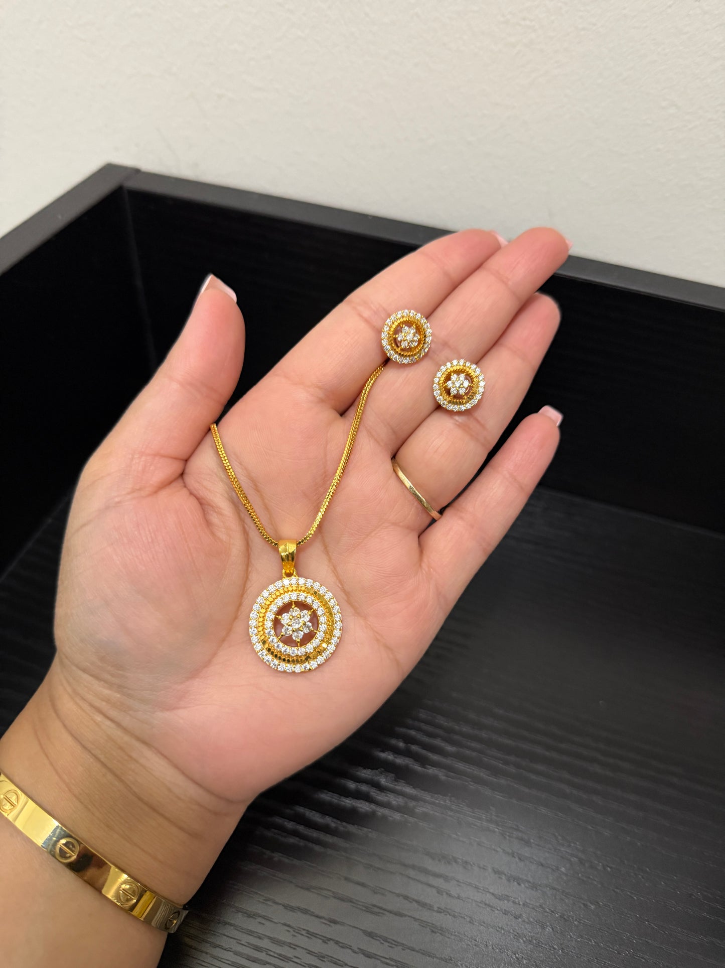Gurlin Gold Plated Pendant Set