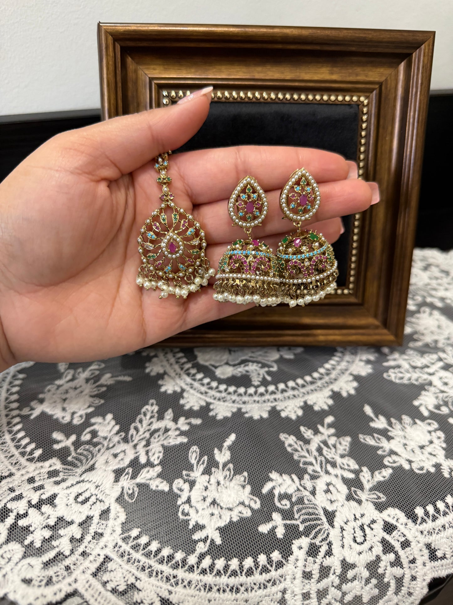 Mahira Jadau Jhumki Tikka Set (Mutli Colour )