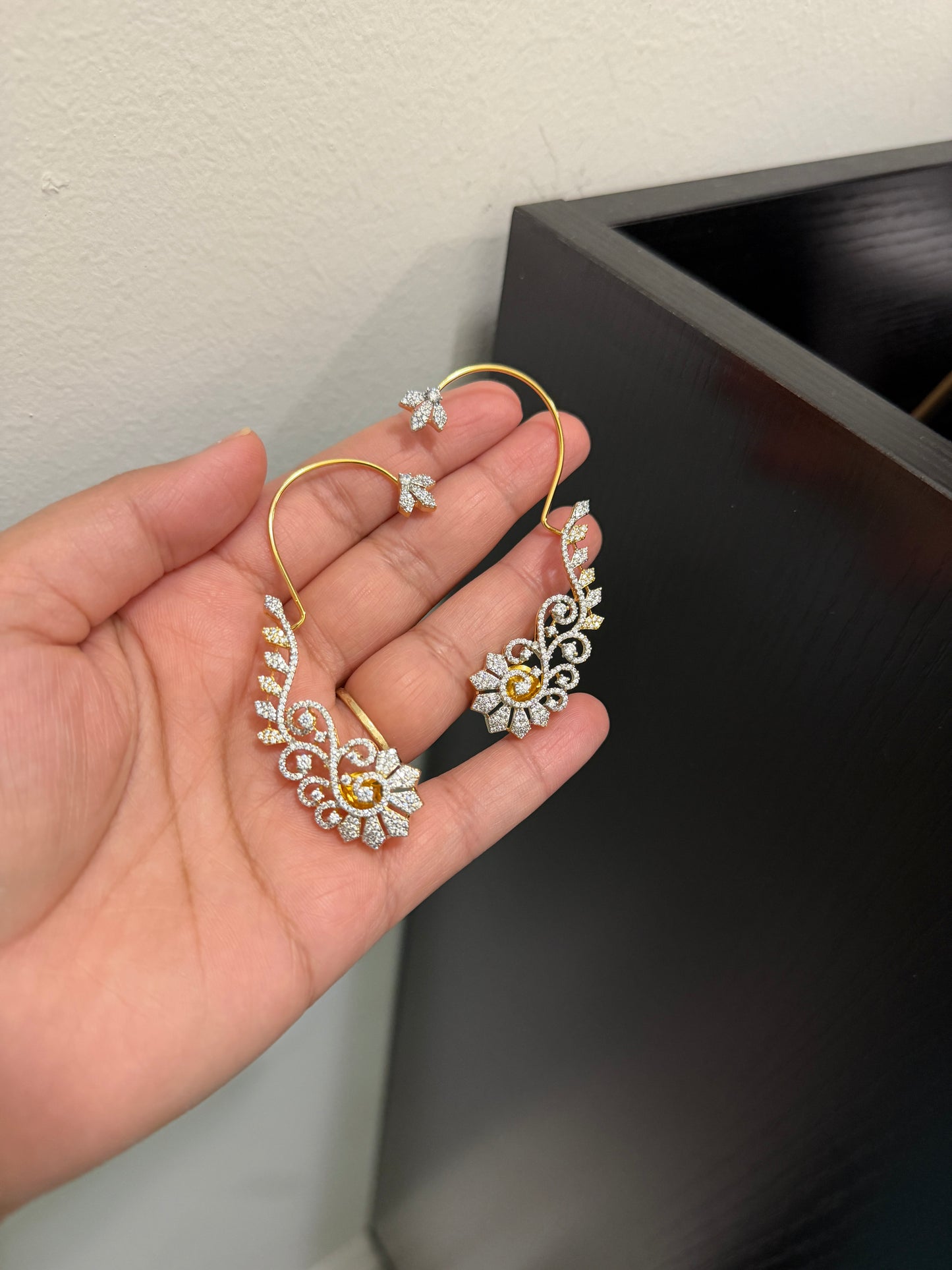 Manraz Earcuff Earrings