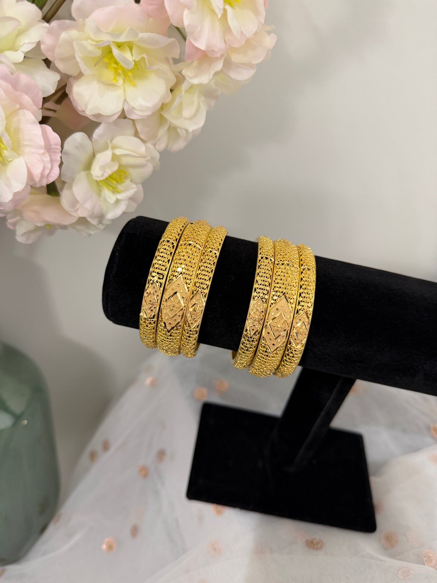 Jotpreet Gold Forming Bangles (Set of 6)