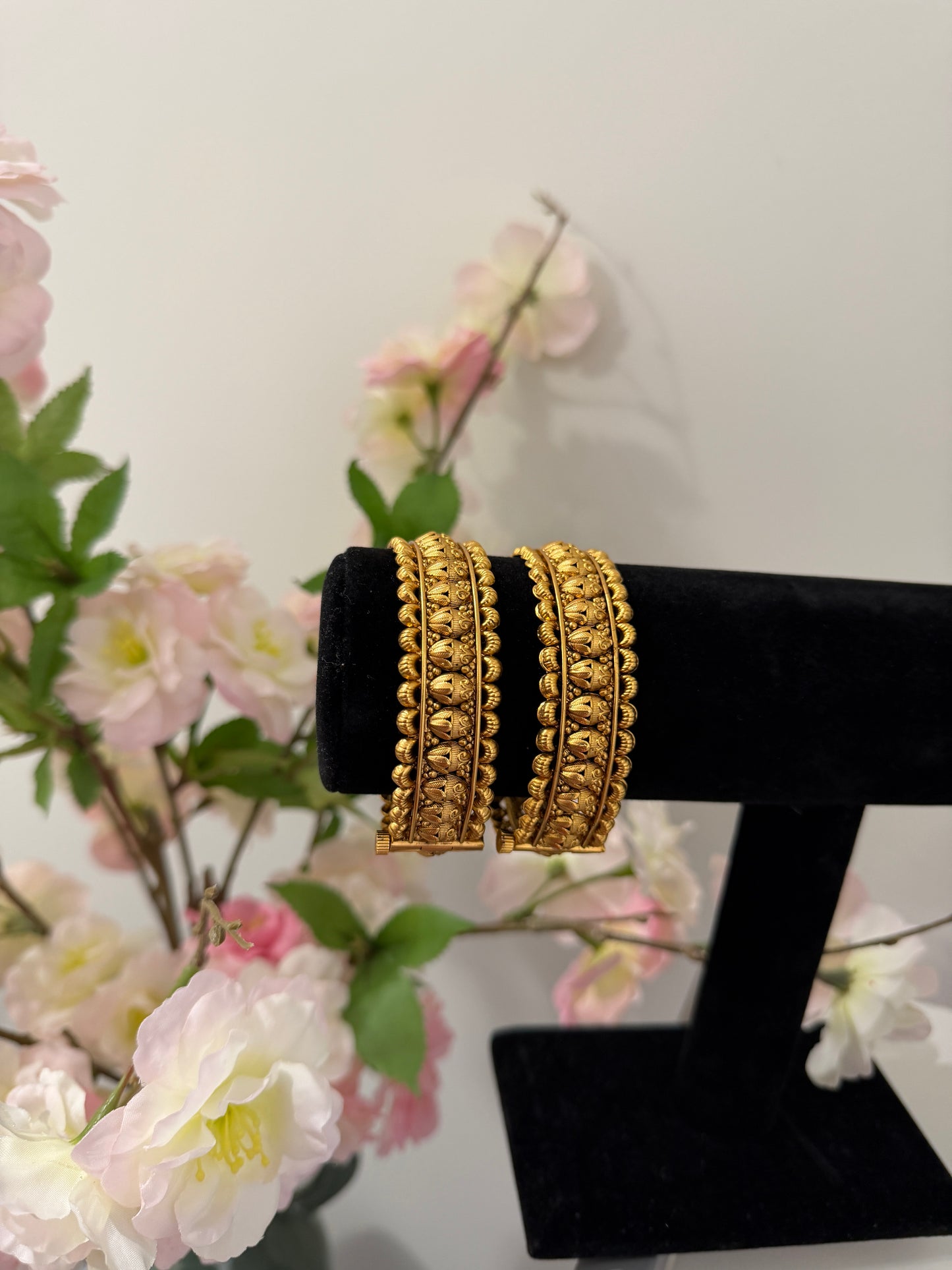 Tegh Micro Gold Plated Screw-On Kangan