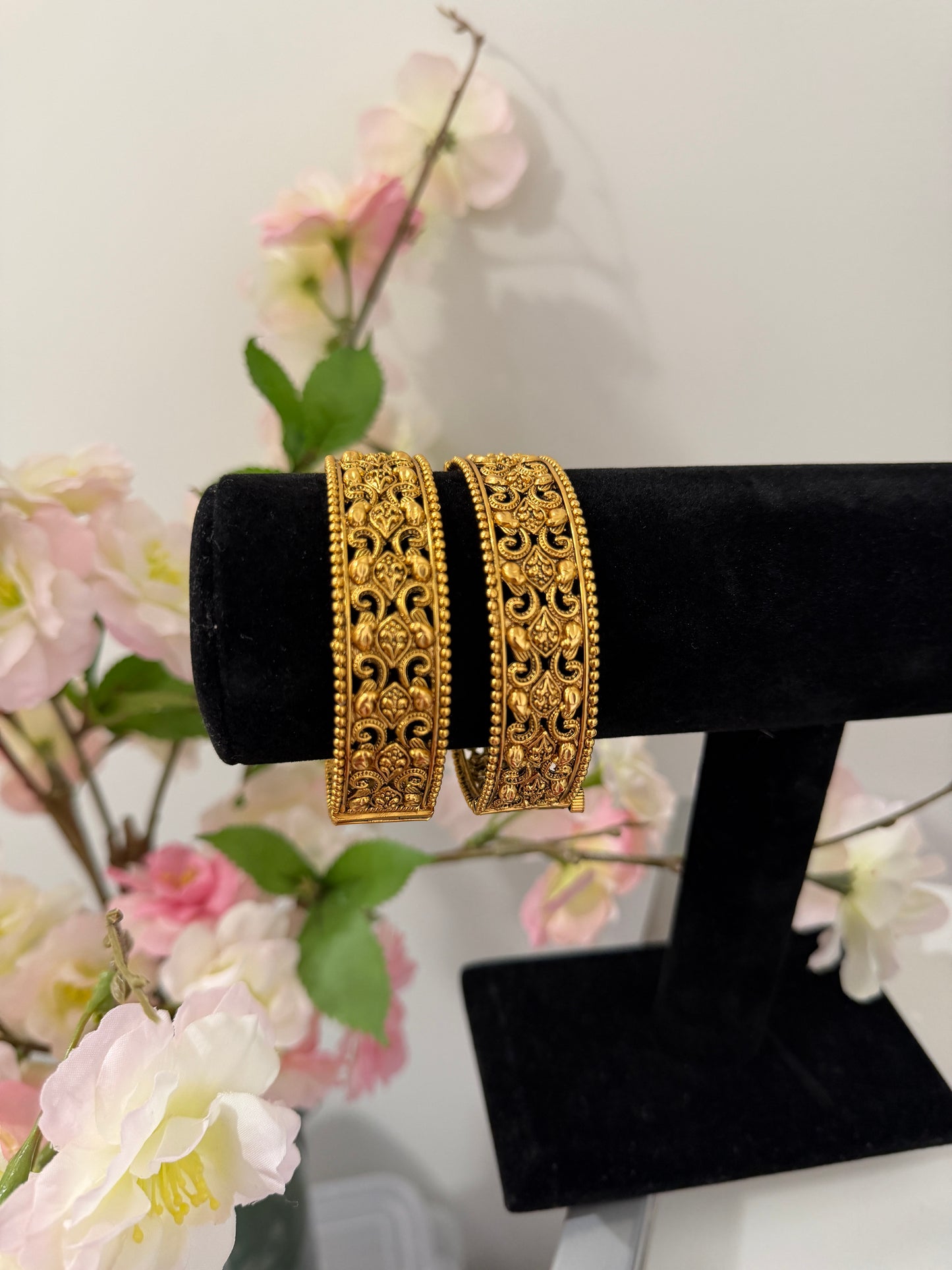 Mahi Micro Gold Plated Screw-On Kangan