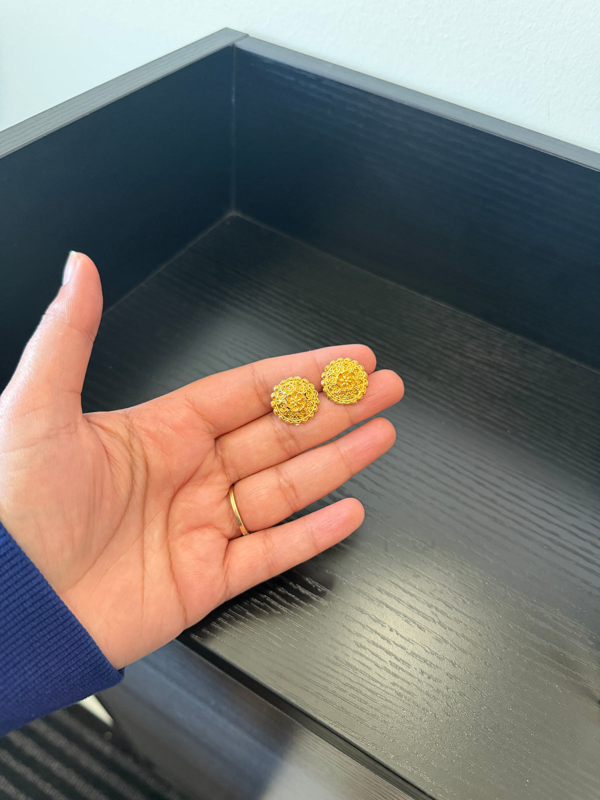 Jashan Gold Look Studs