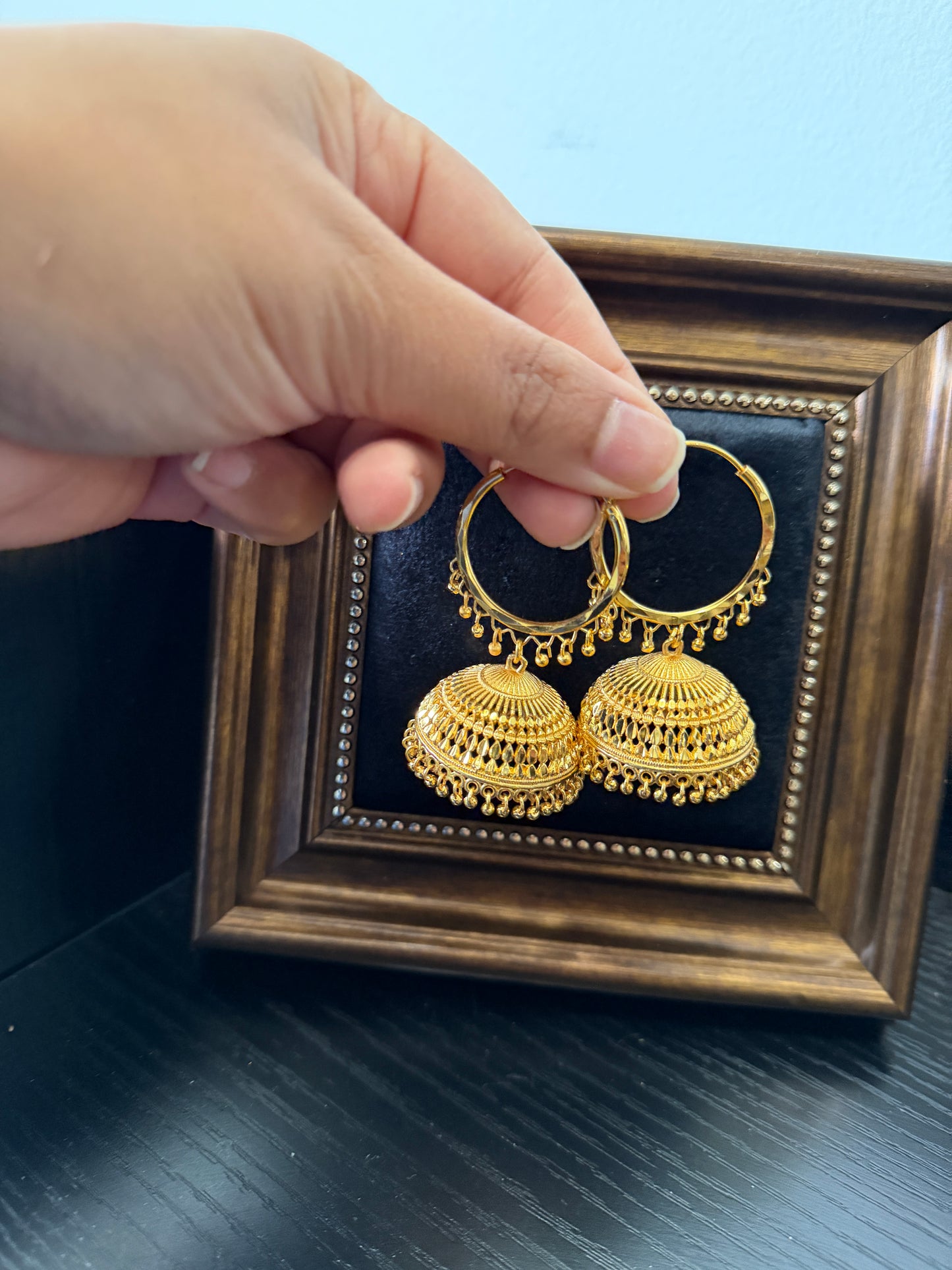 Sunmeet Gold Look Waalian