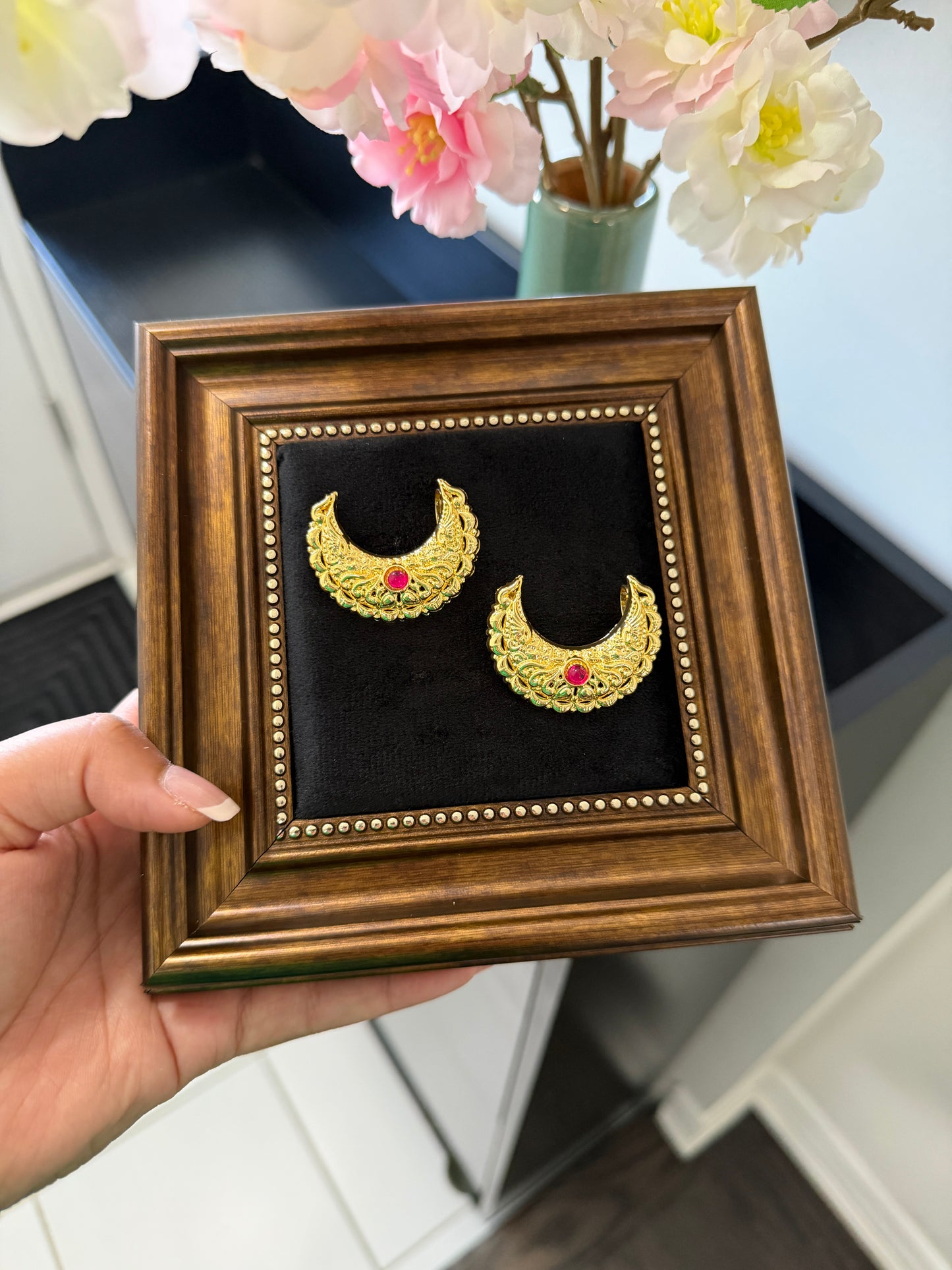 Akira Real Look Moon Hair Clips (Pair)