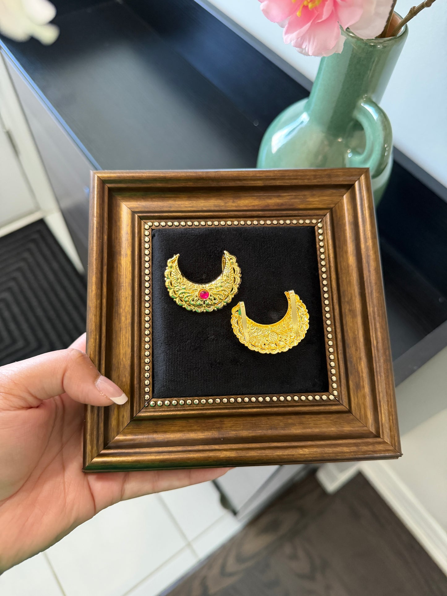 Akira Real Look Moon Hair Clips (Pair)