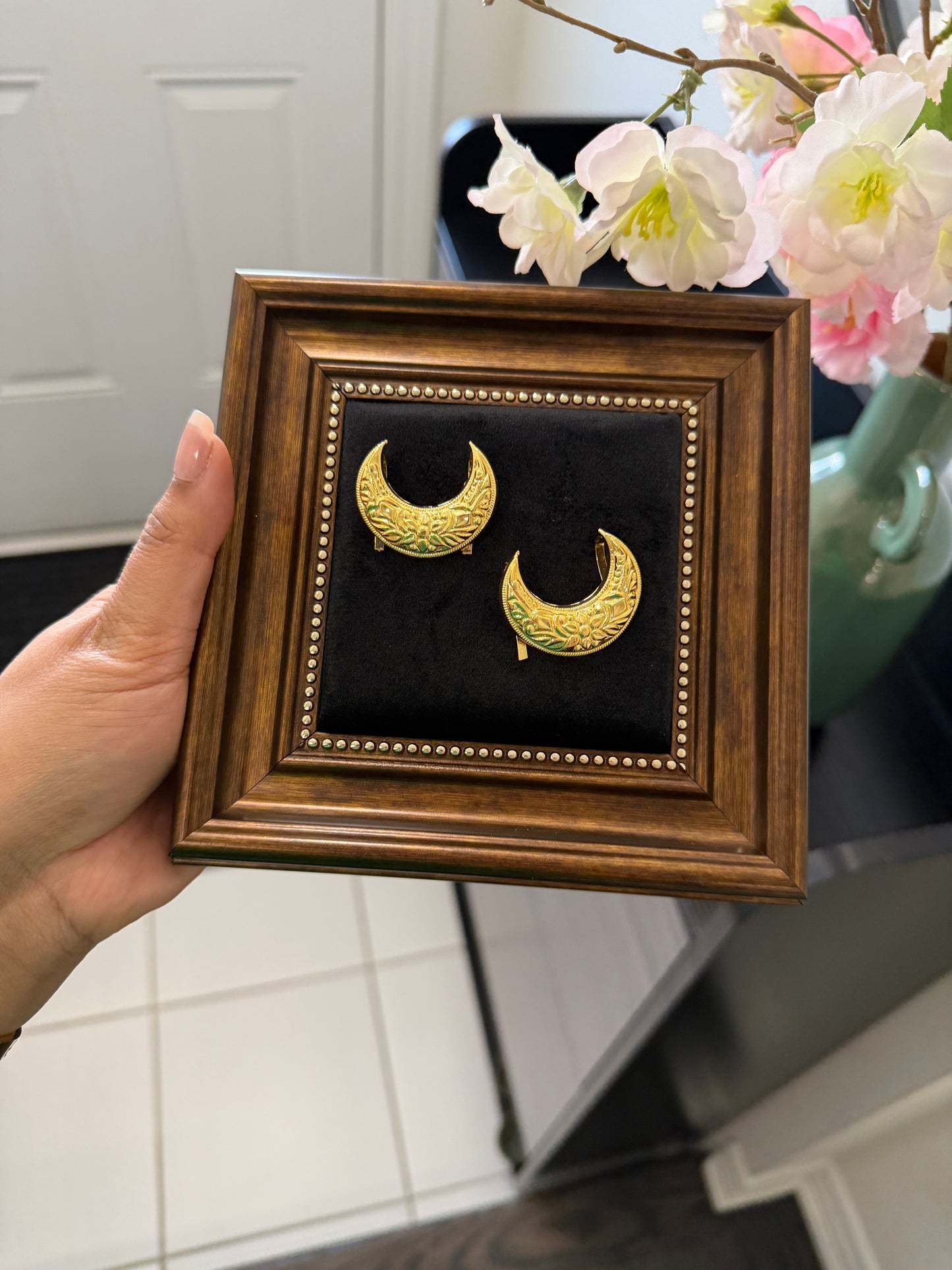 Manreet Real Look Moon Hair Clips (Pair)