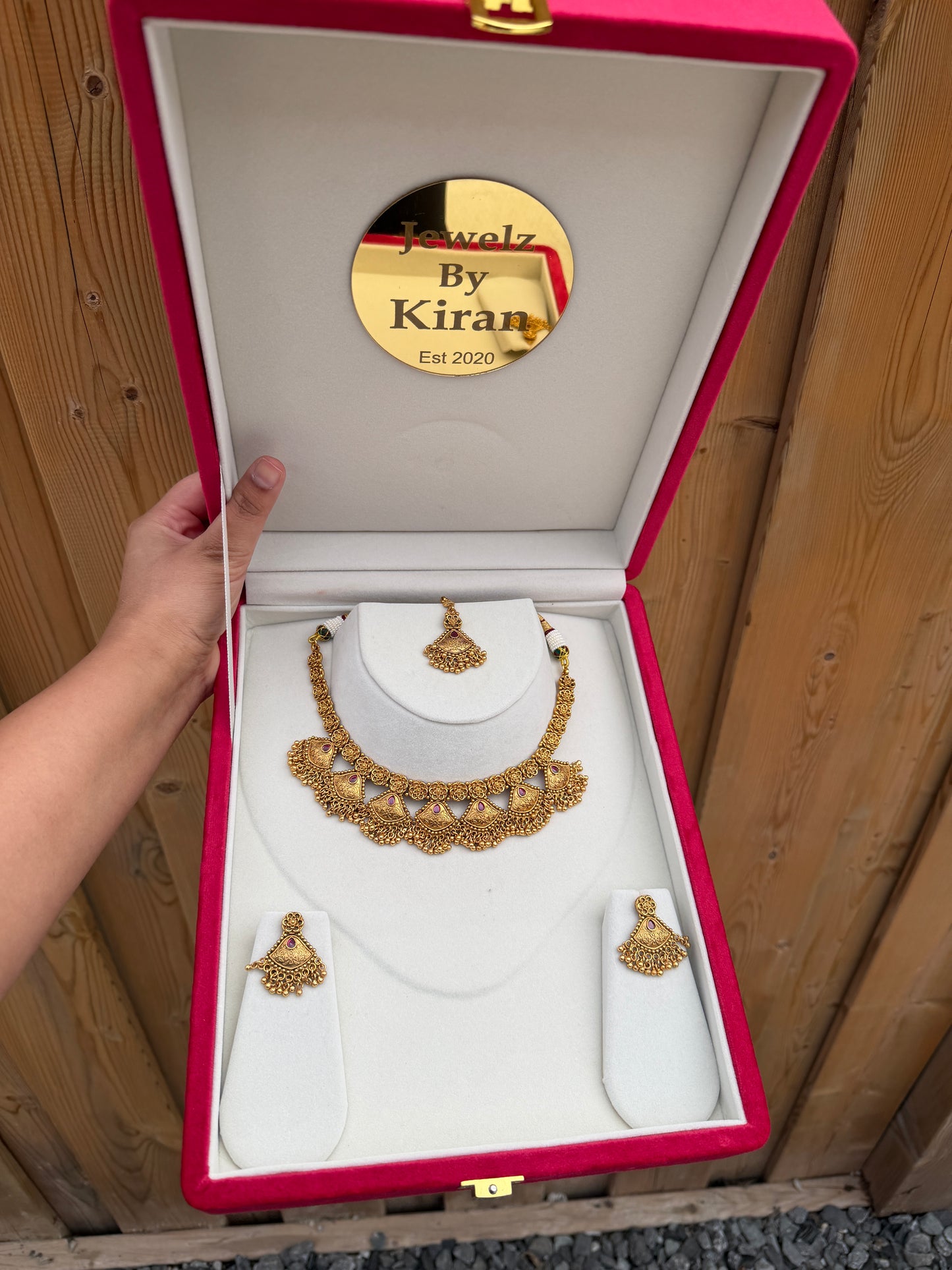 Dilnoor Necklace Set
