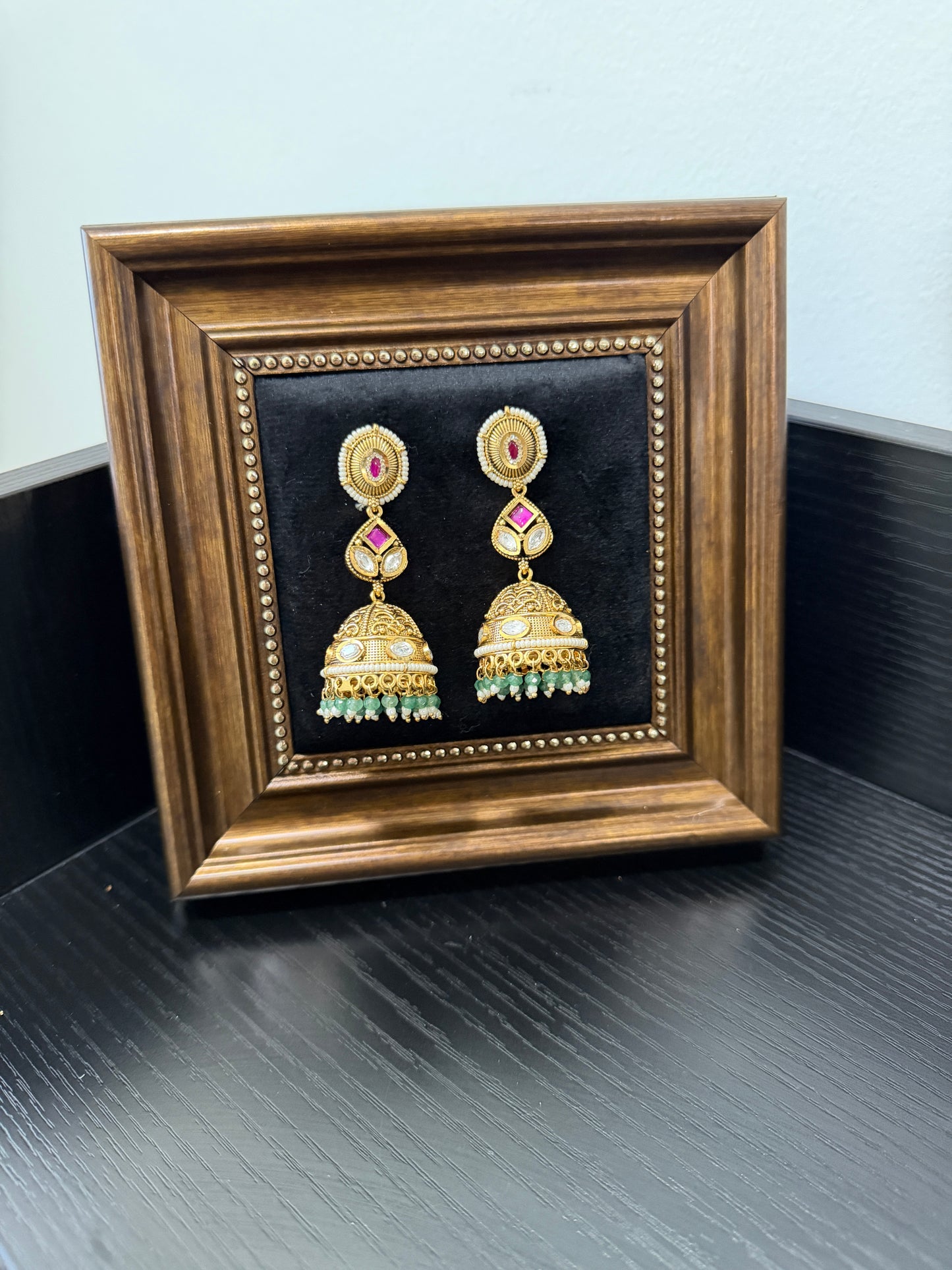 Eknoor Kundan Jhumki