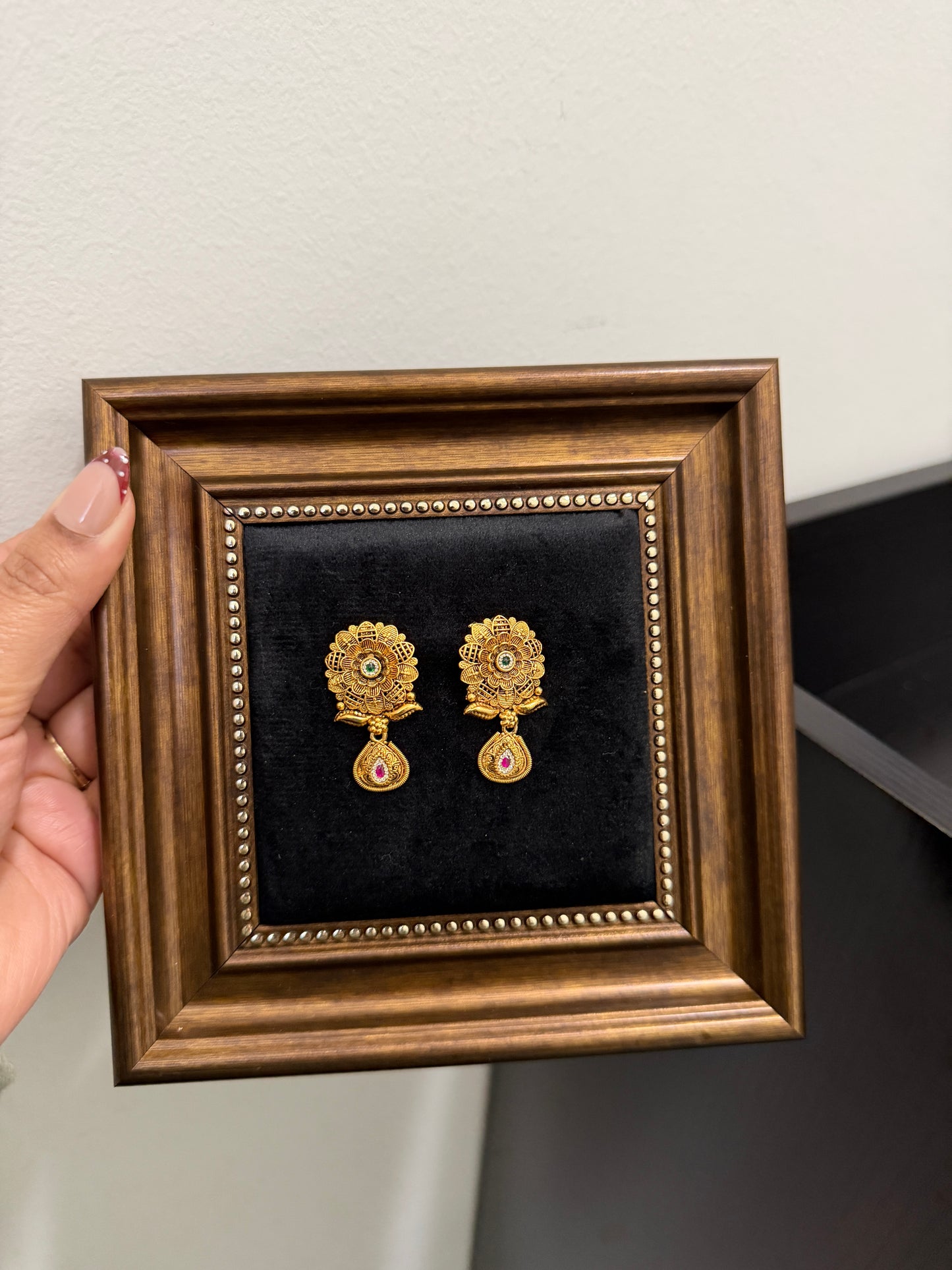 Inaaya Kundan Earrings